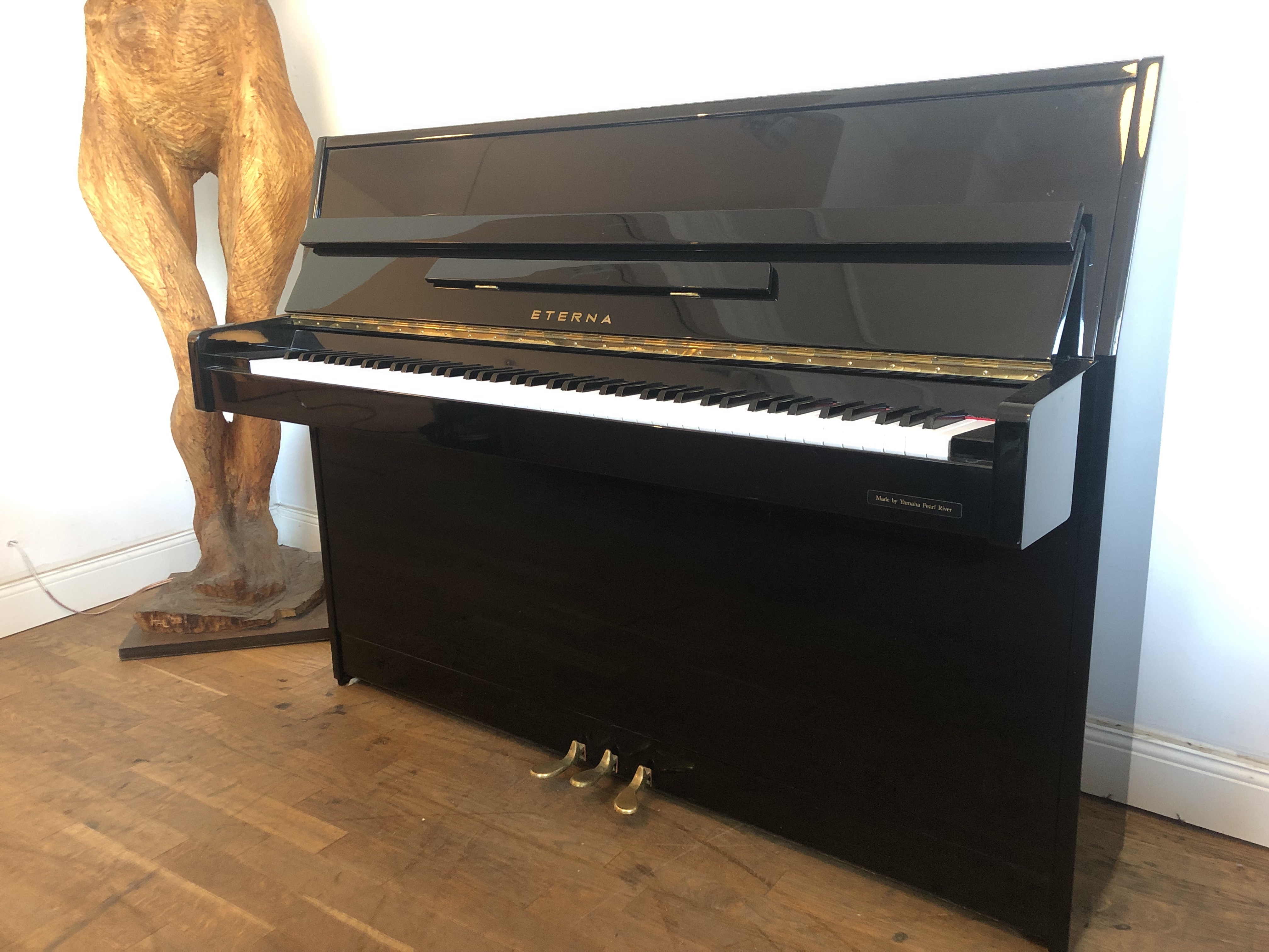 Klavier Eterna/ Yamaha E 10