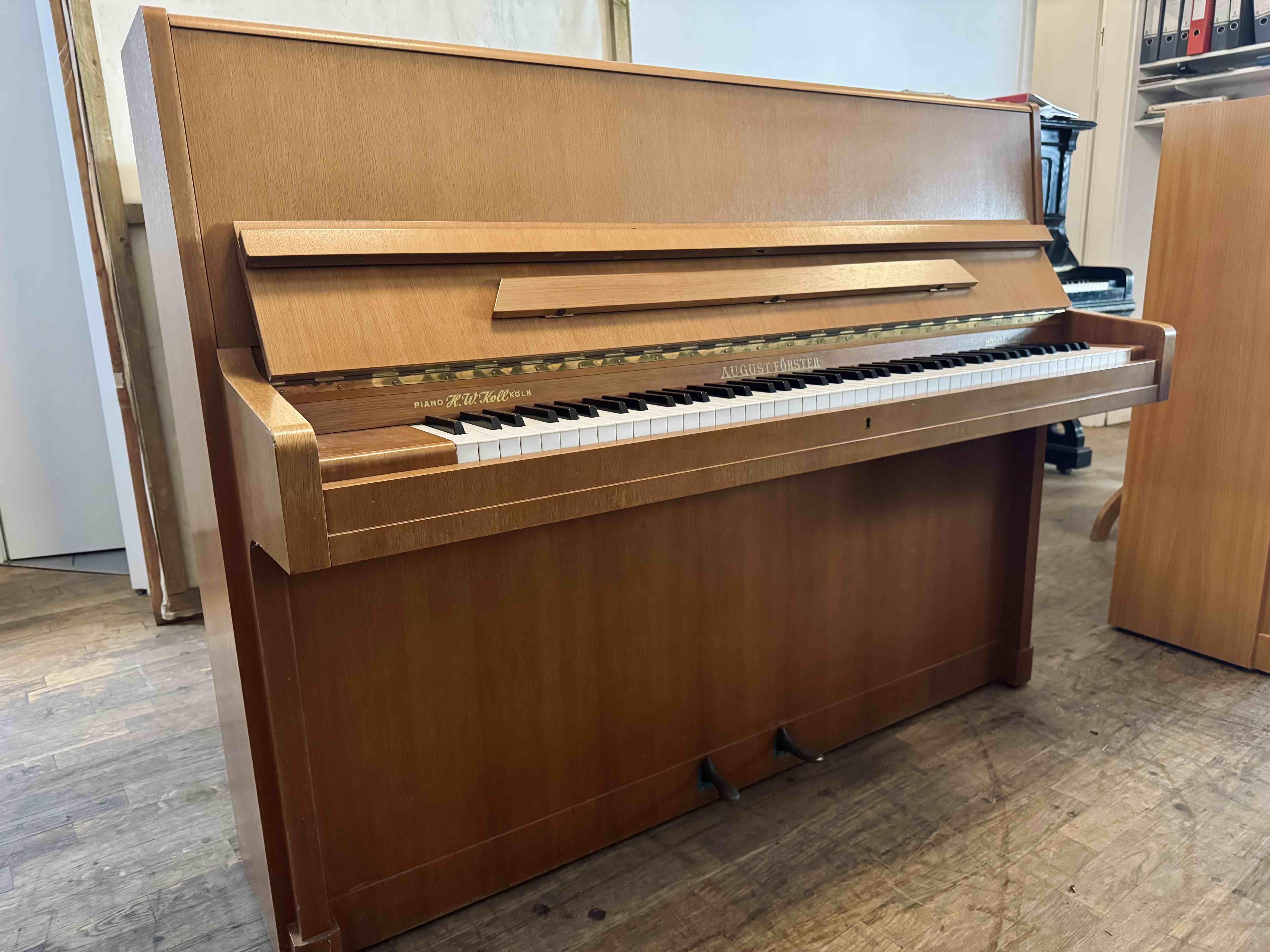 August Förster Mod Super Nussbaum