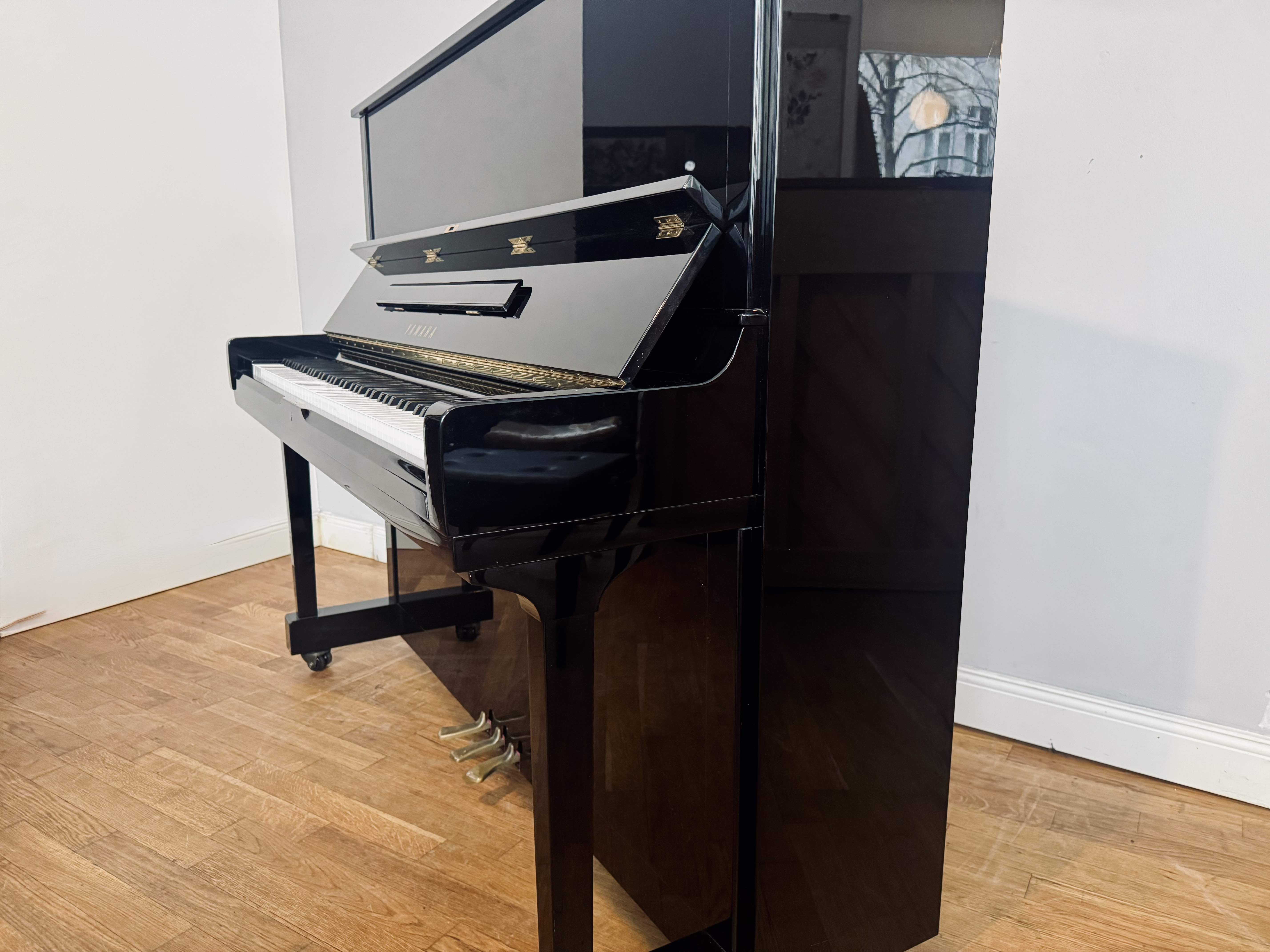 Klavier Yamaha SU 131